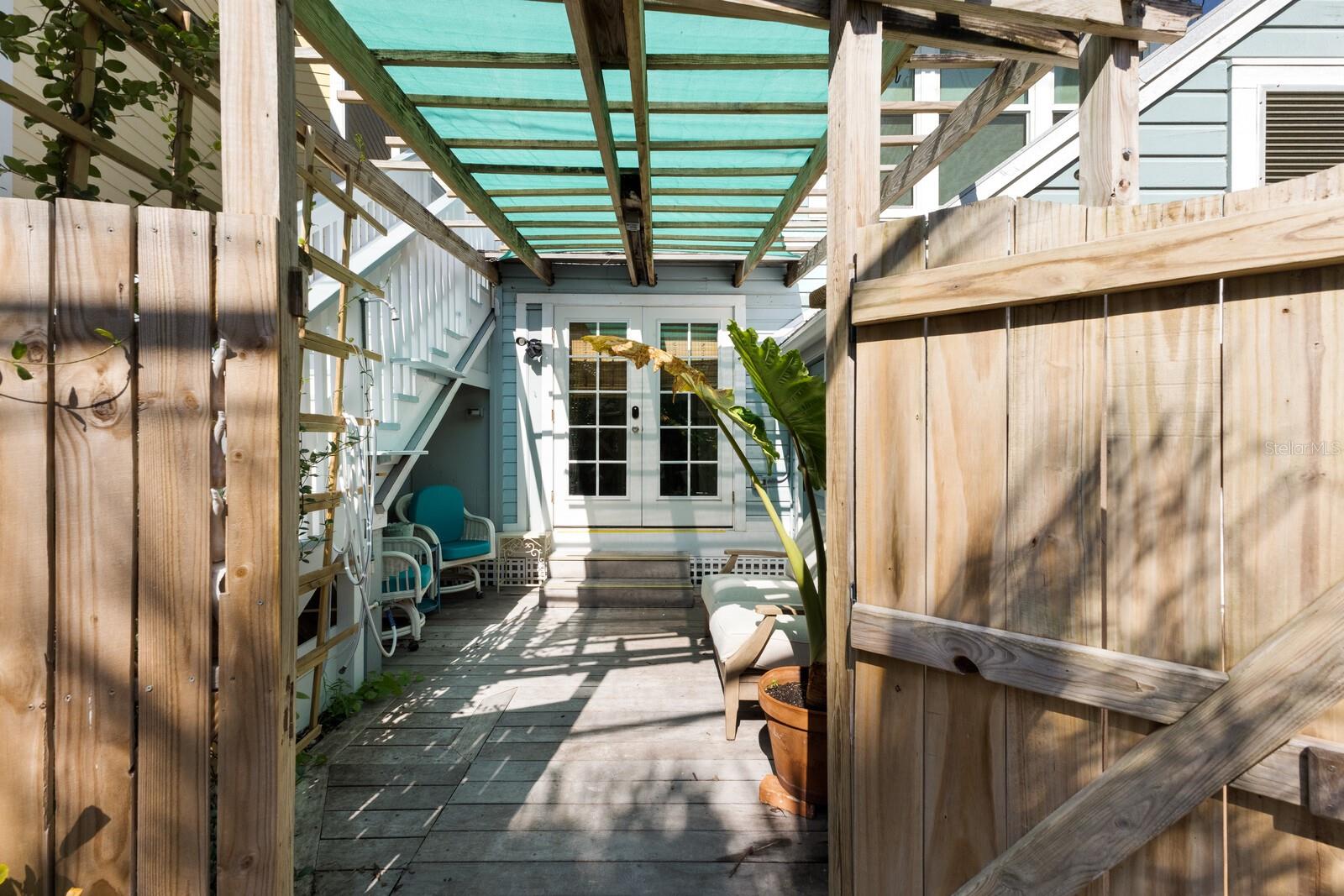 Search Properties for Sale 4 370 E RAILROAD AVENUE 1