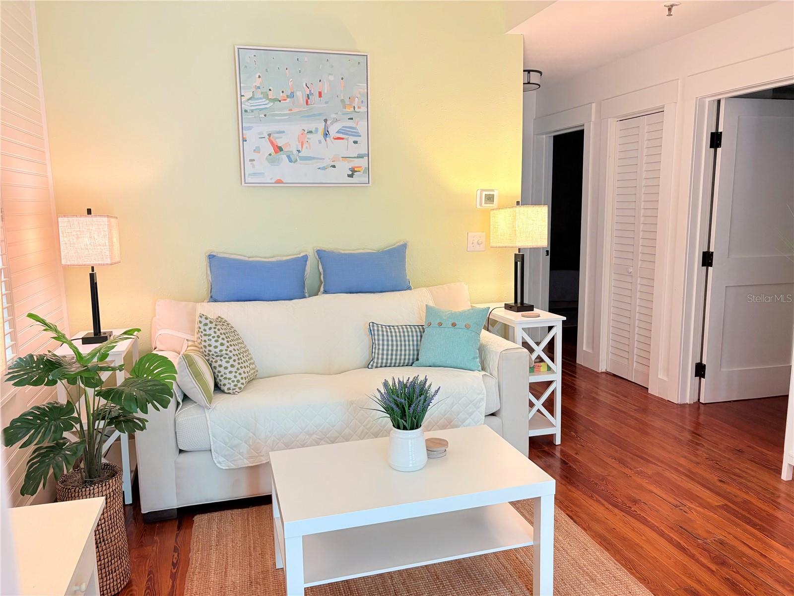 370 EAST RAILROAD - Residential