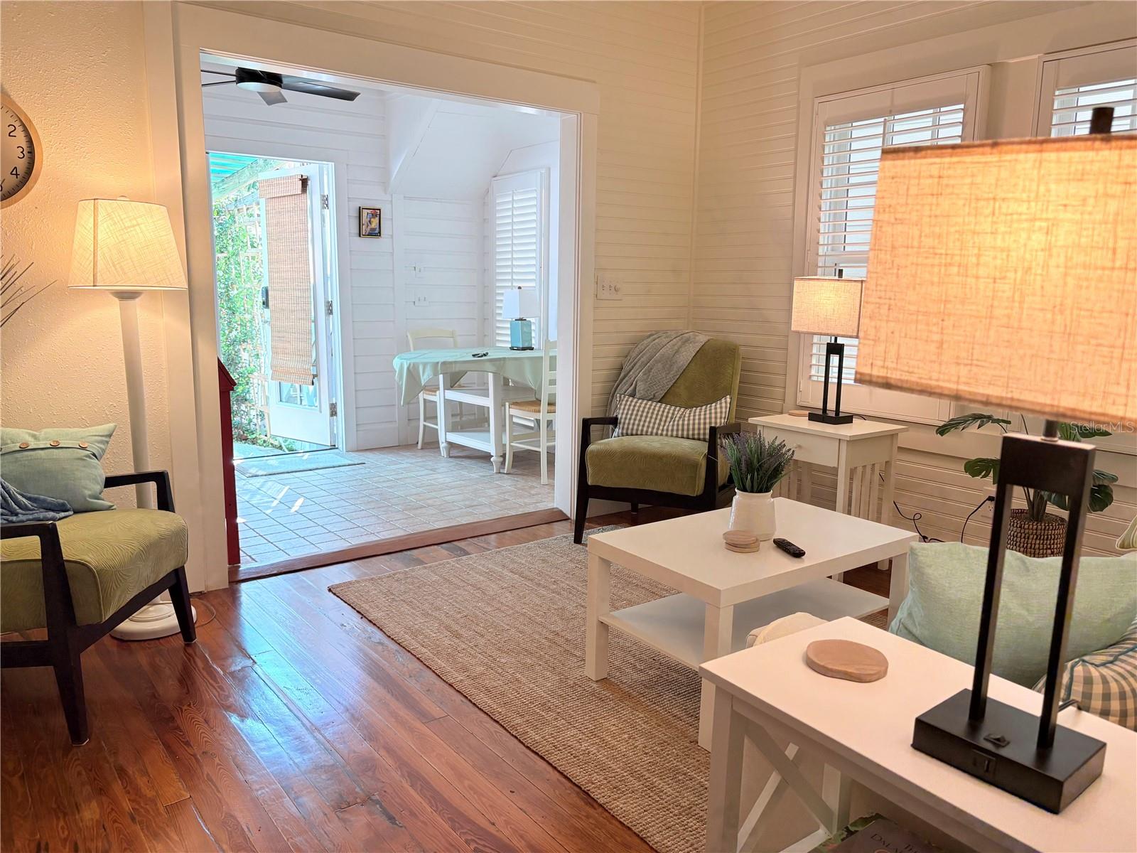 370 EAST RAILROAD - Residential