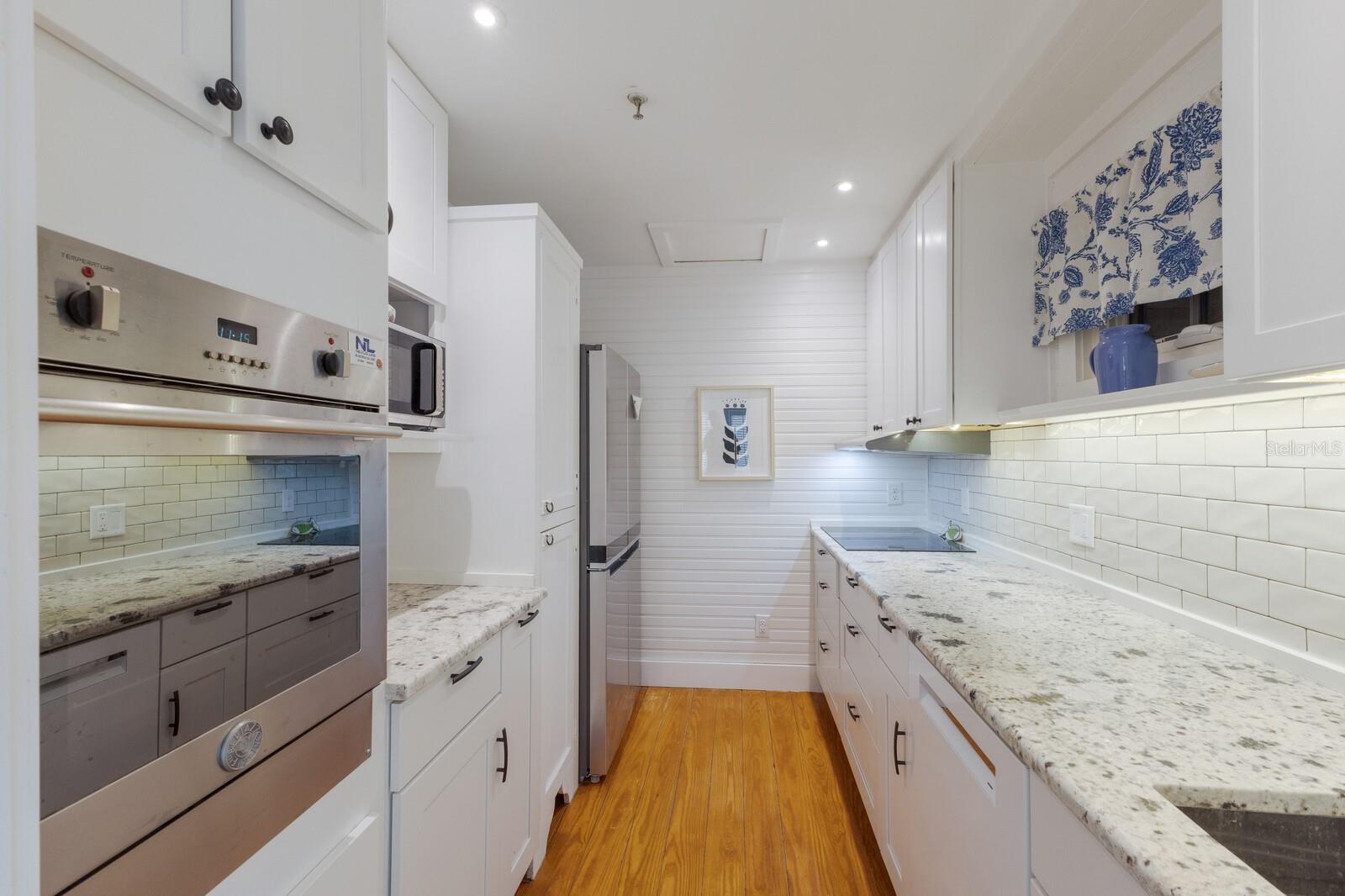 370 EAST RAILROAD - Residential