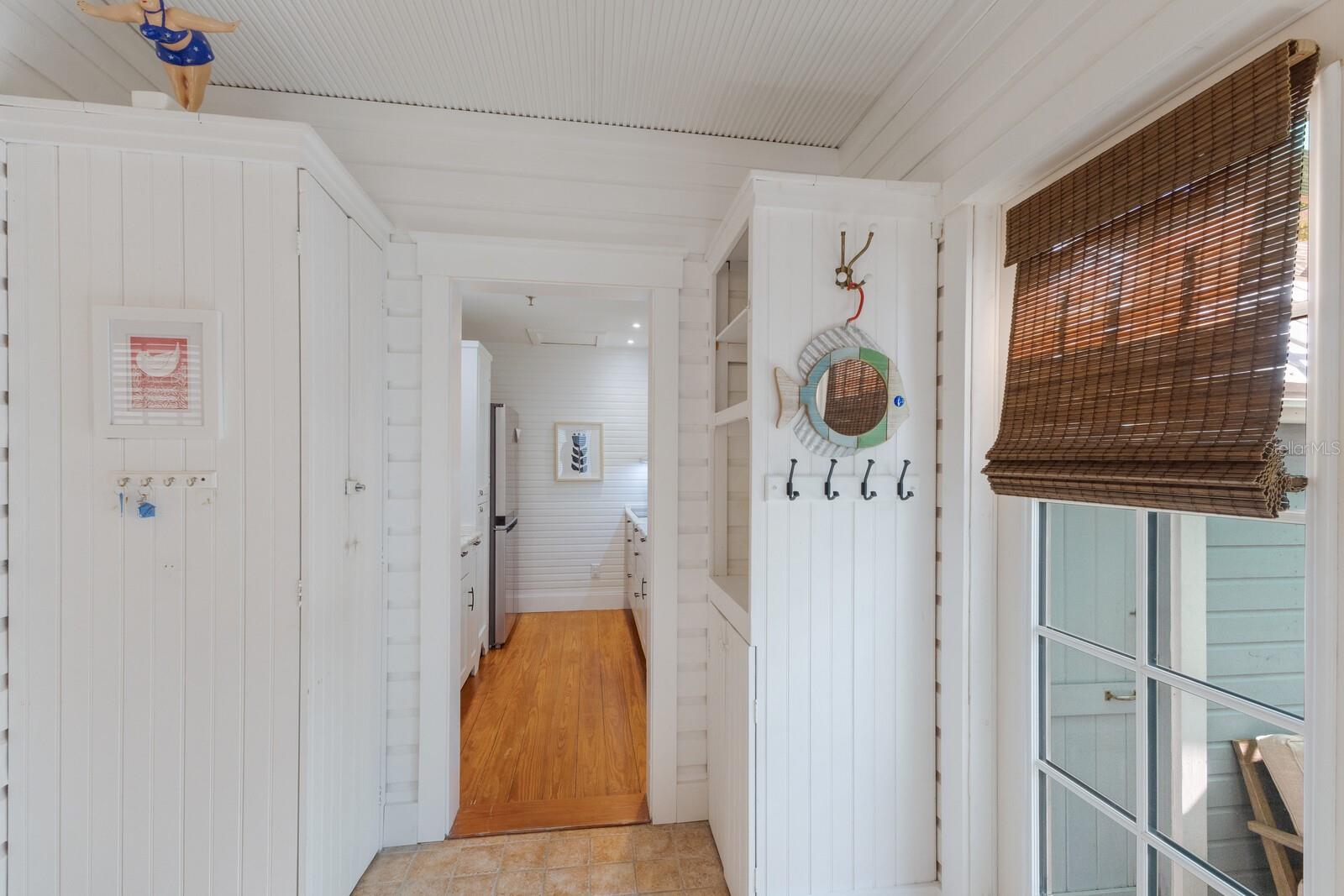 370 EAST RAILROAD - Residential