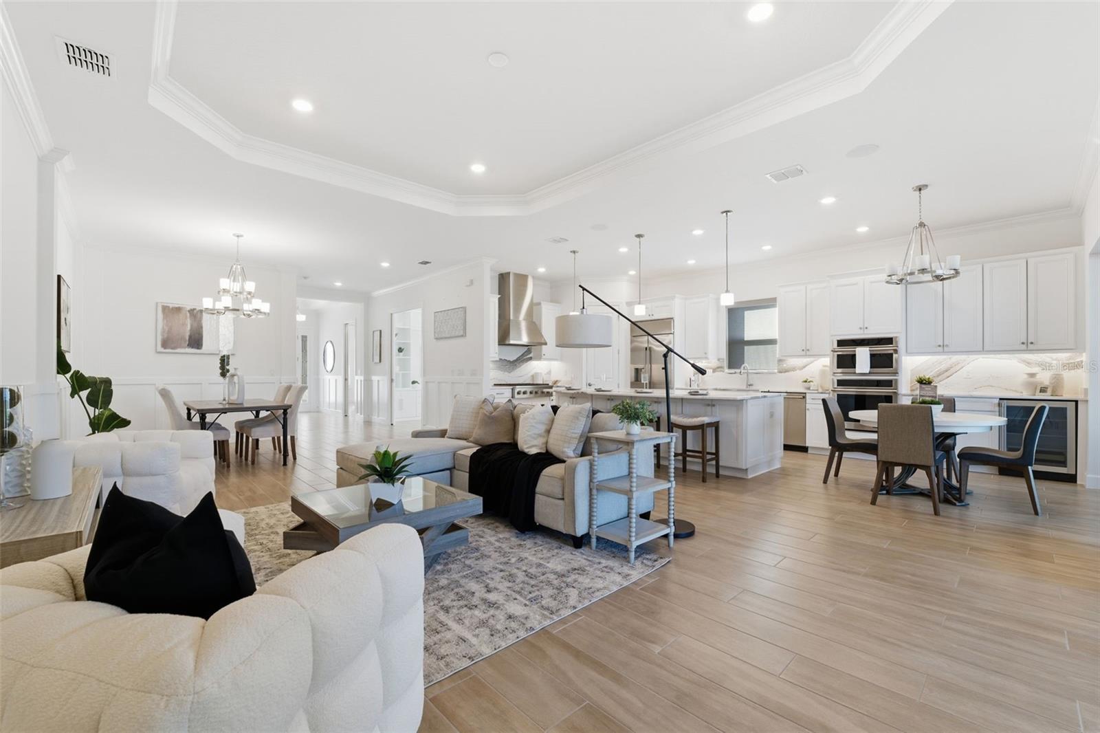 ESPLANADE/WIREGRASS RANCH PHS - Residential