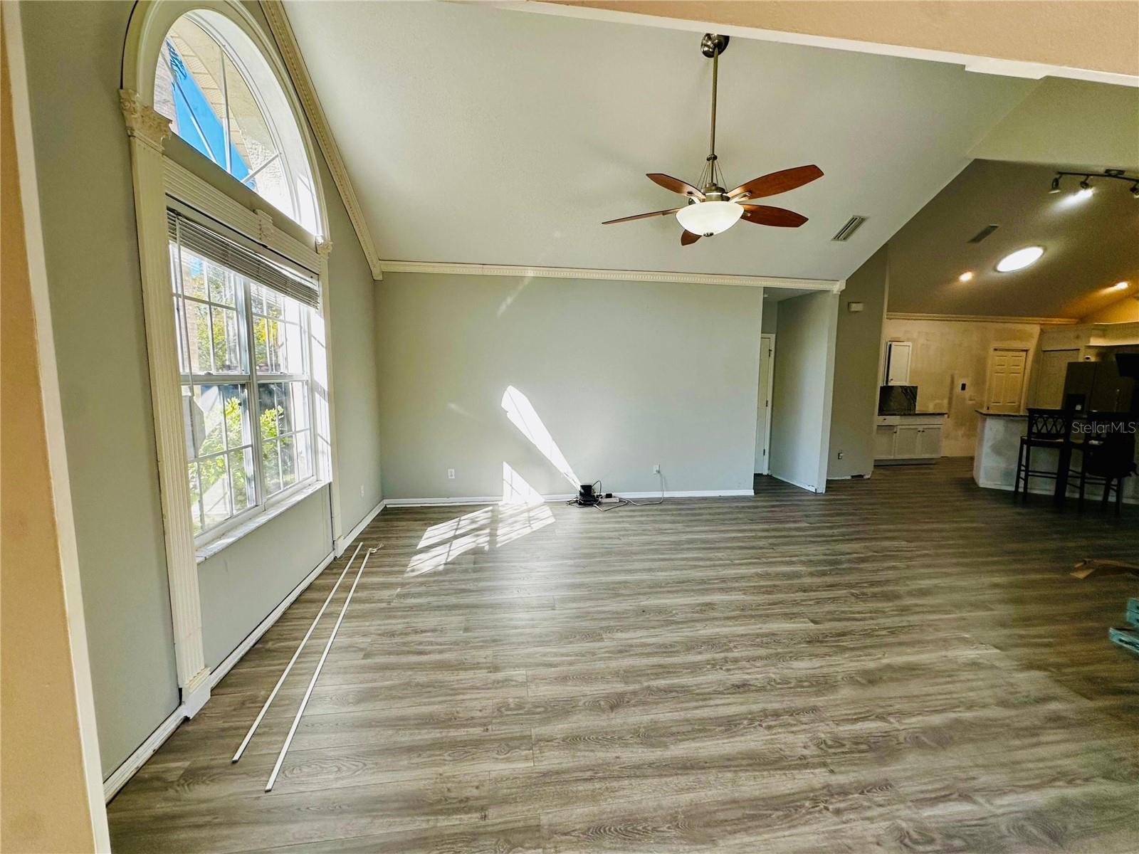 801 SILVERTHORN LANE
