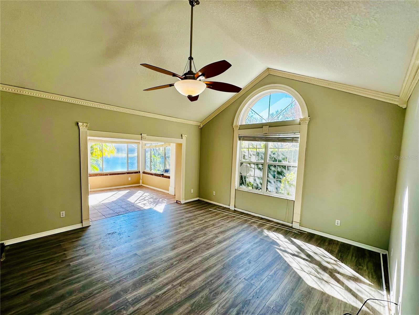 801 SILVERTHORN LANE