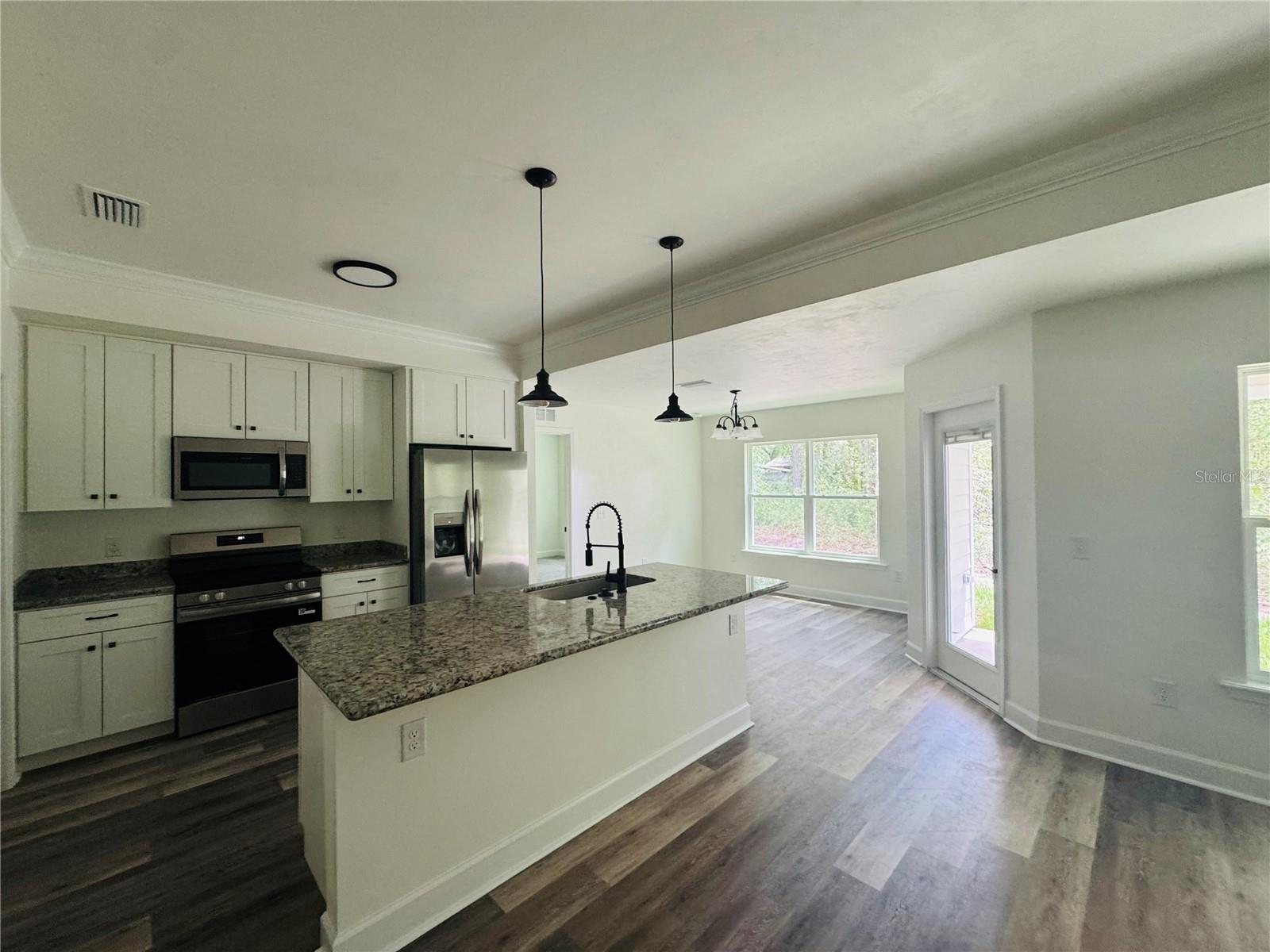 UNIVERSITY ESTATES - Residential