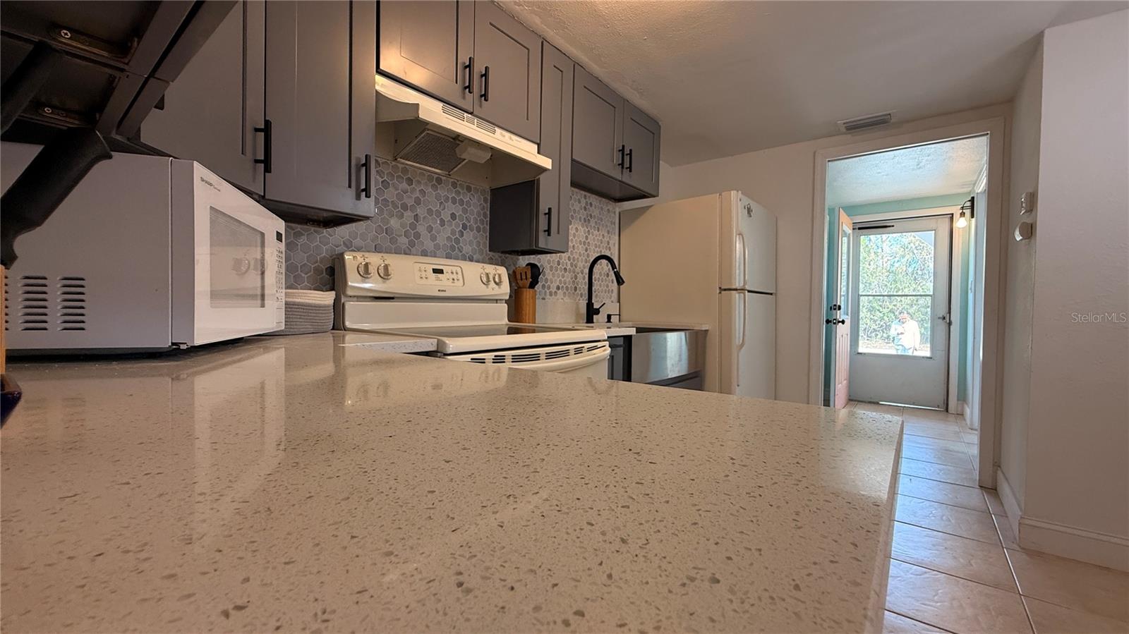 LEISURE BEACH - Residential Income