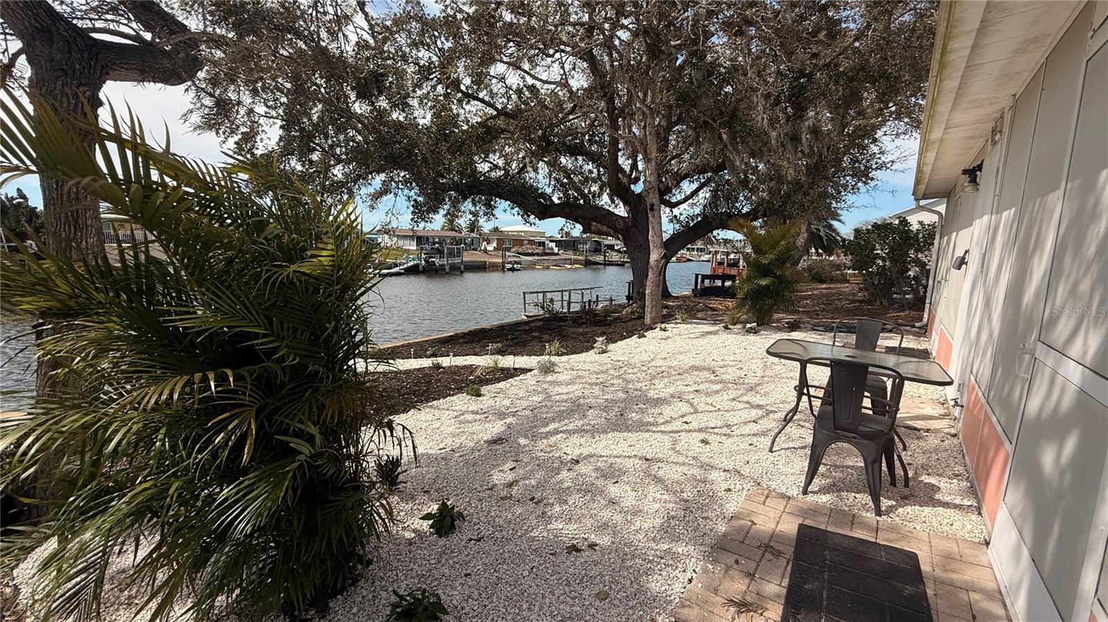 LEISURE BEACH - Residential Income