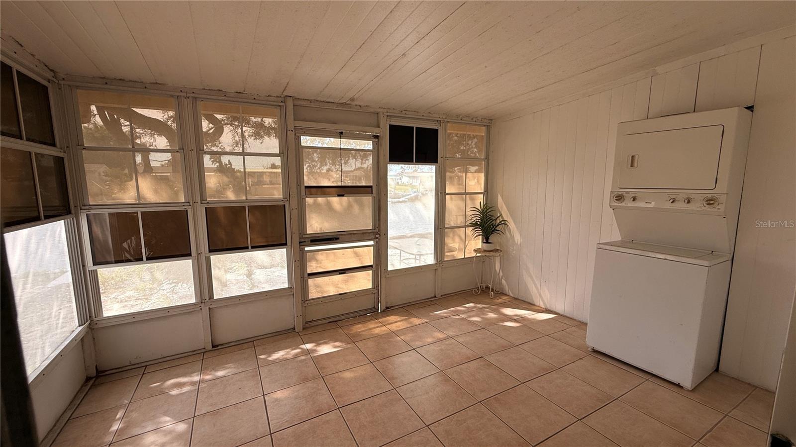 LEISURE BEACH - Residential Income