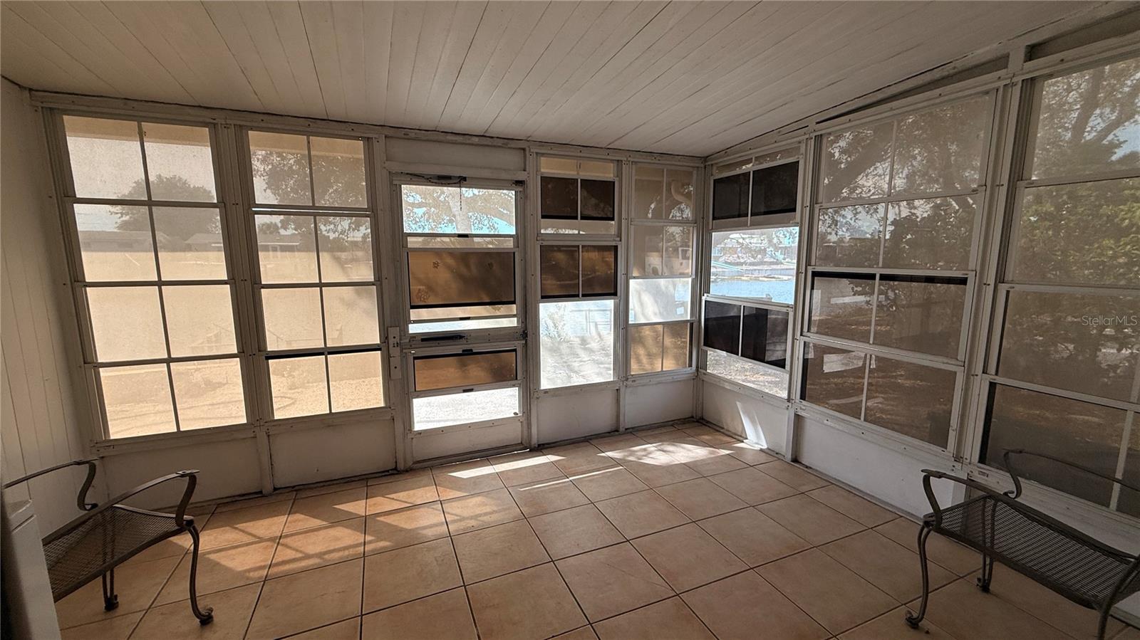 LEISURE BEACH - Residential Income