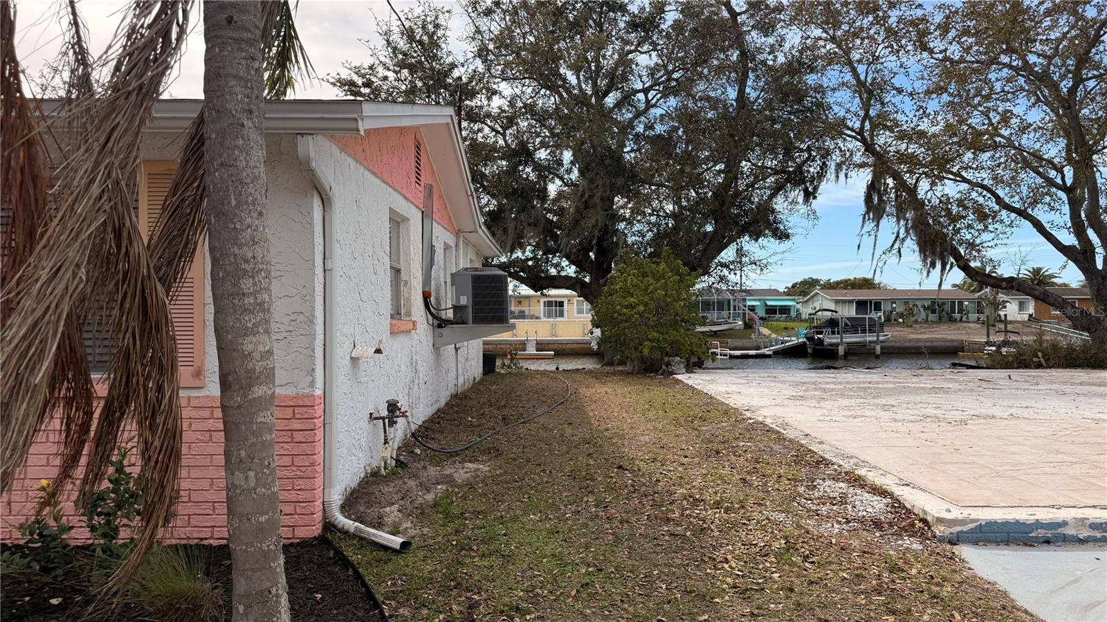 LEISURE BEACH - Residential Income