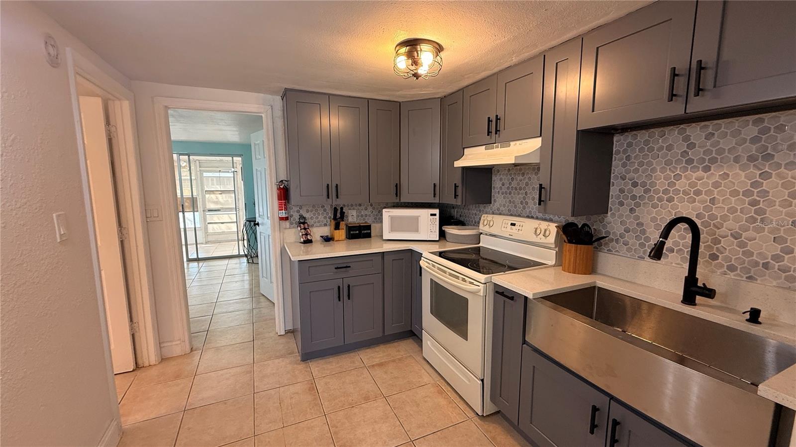 LEISURE BEACH - Residential Income