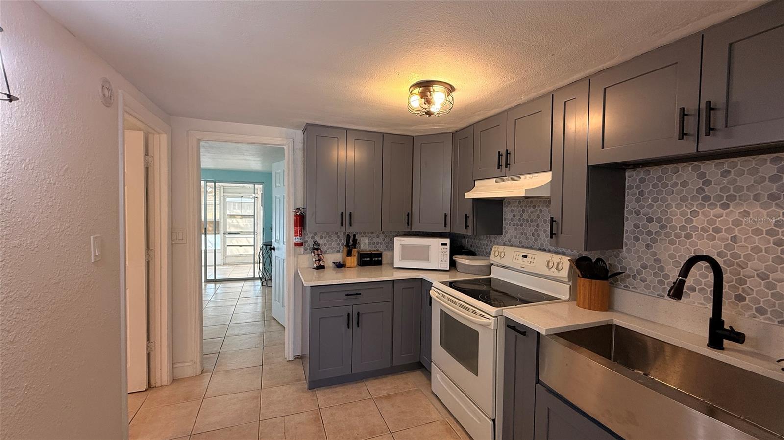 LEISURE BEACH - Residential Income