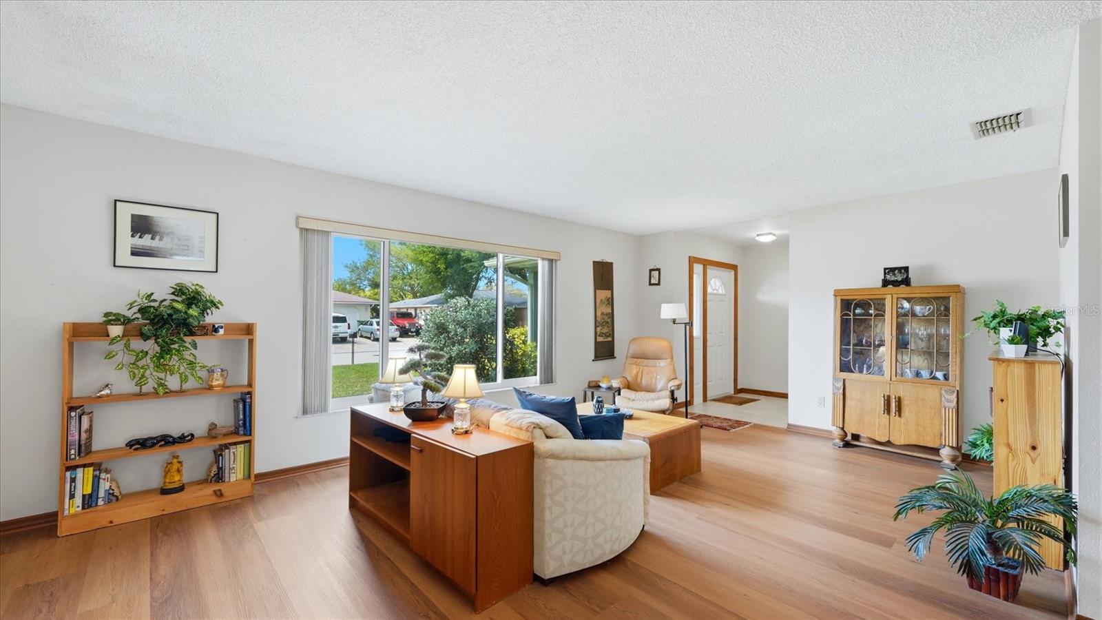 POINTE WEST - Residential