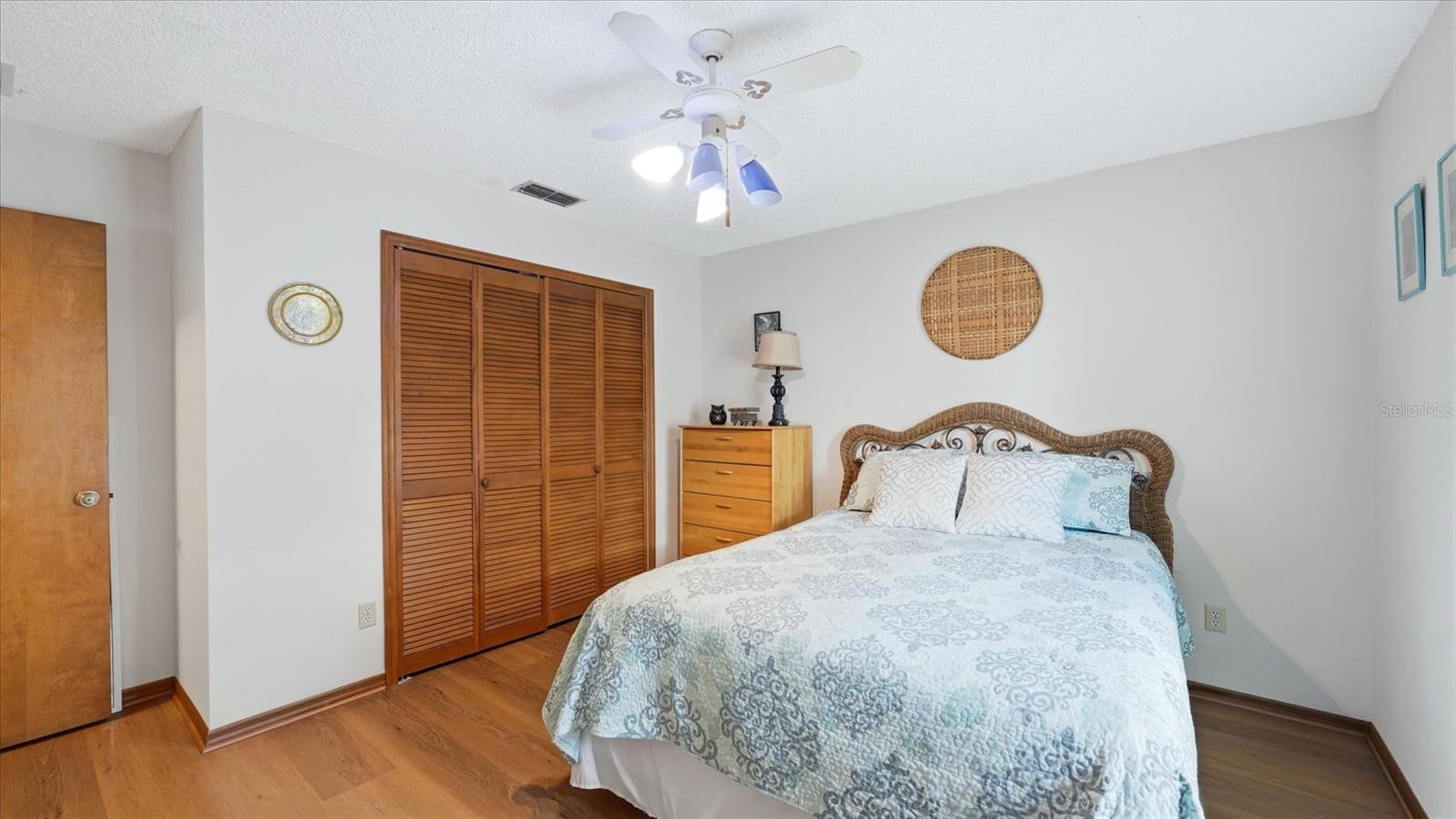 POINTE WEST - Residential