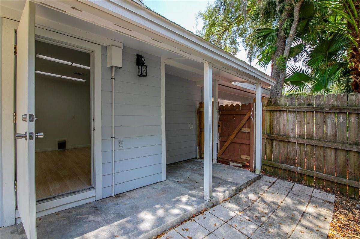 LAKE SARASOTA - Residential