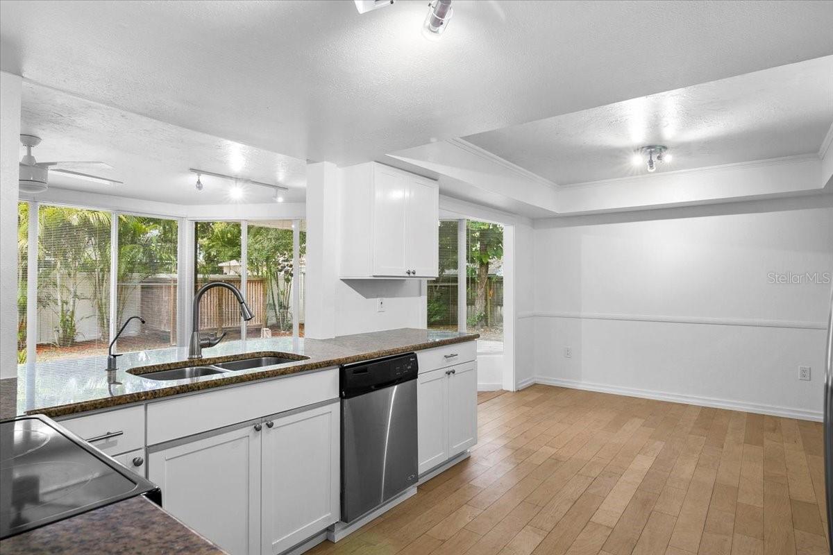 LAKE SARASOTA - Residential