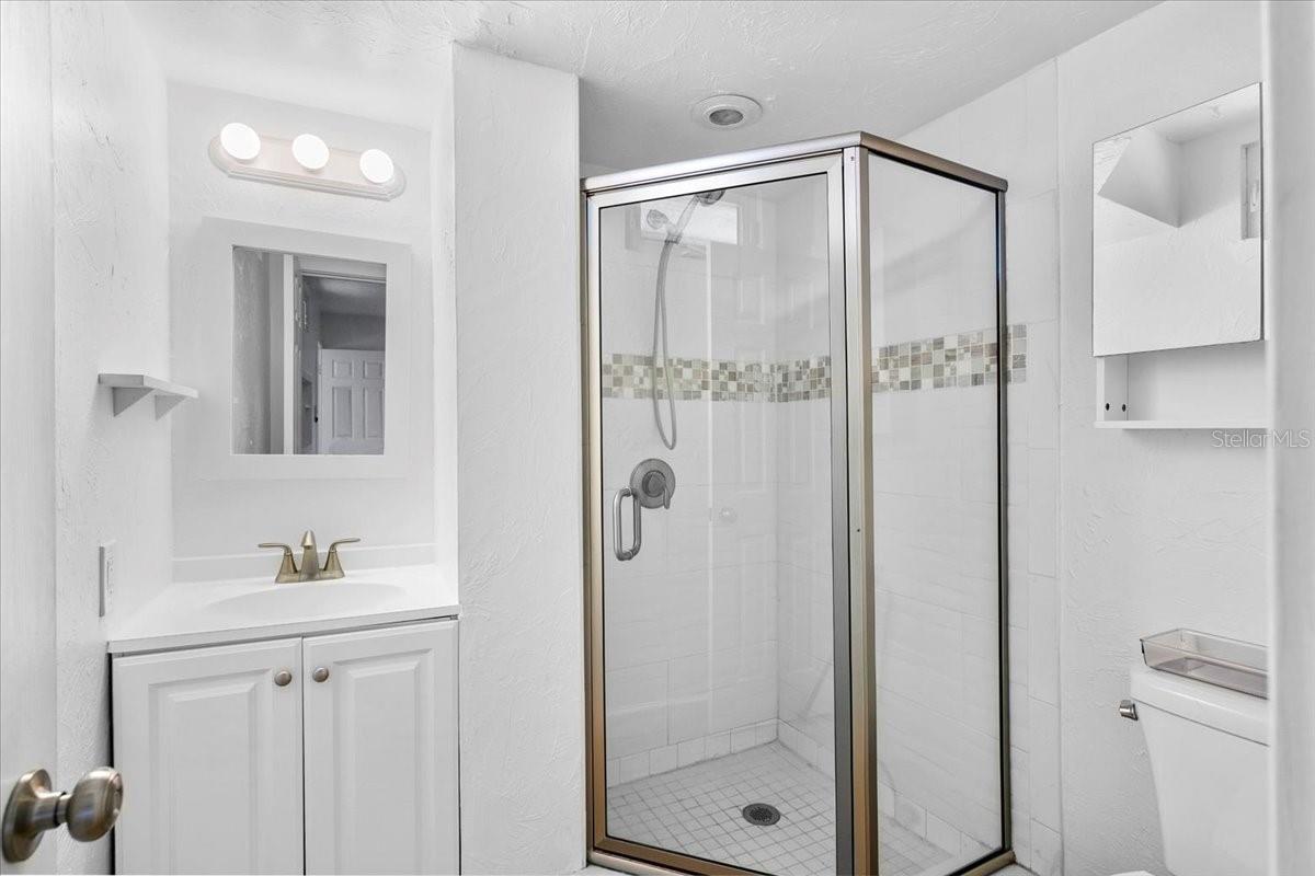 LAKE SARASOTA - Residential