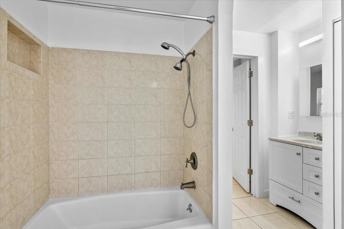 LAKE SARASOTA - Residential