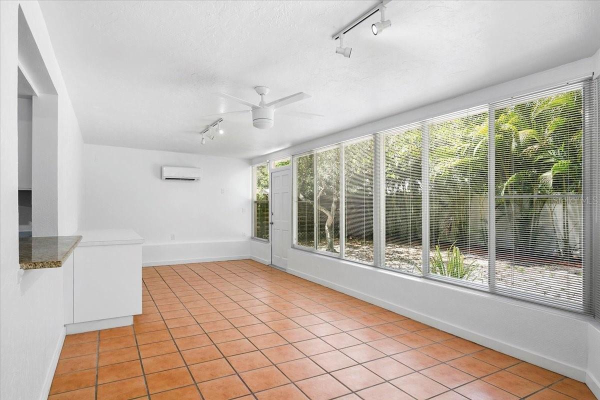 LAKE SARASOTA - Residential