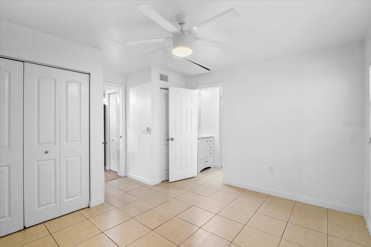 LAKE SARASOTA - Residential