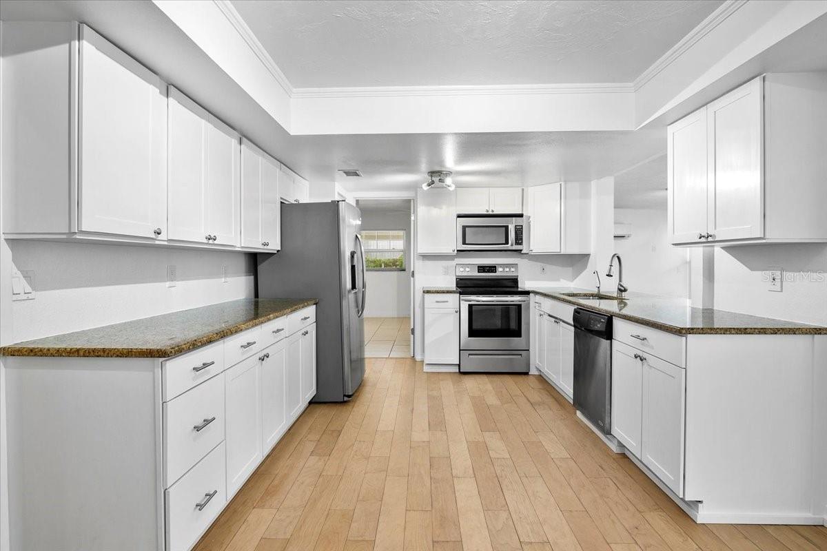 LAKE SARASOTA - Residential