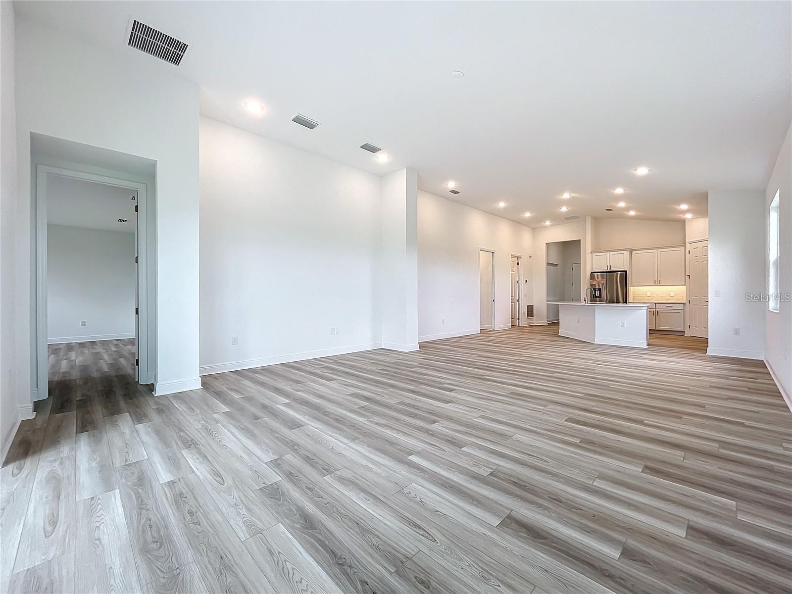 LAKES OF MOUNT DORA - Residential