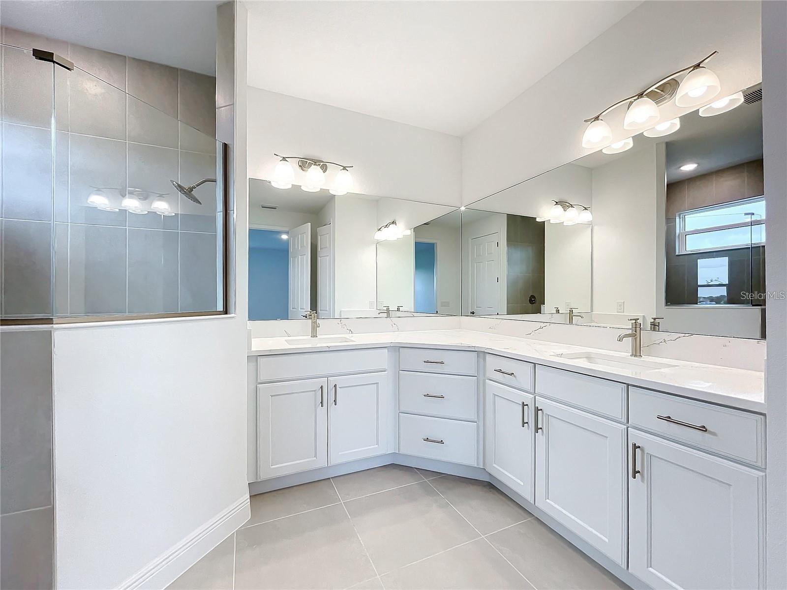 LAKES OF MOUNT DORA - Residential