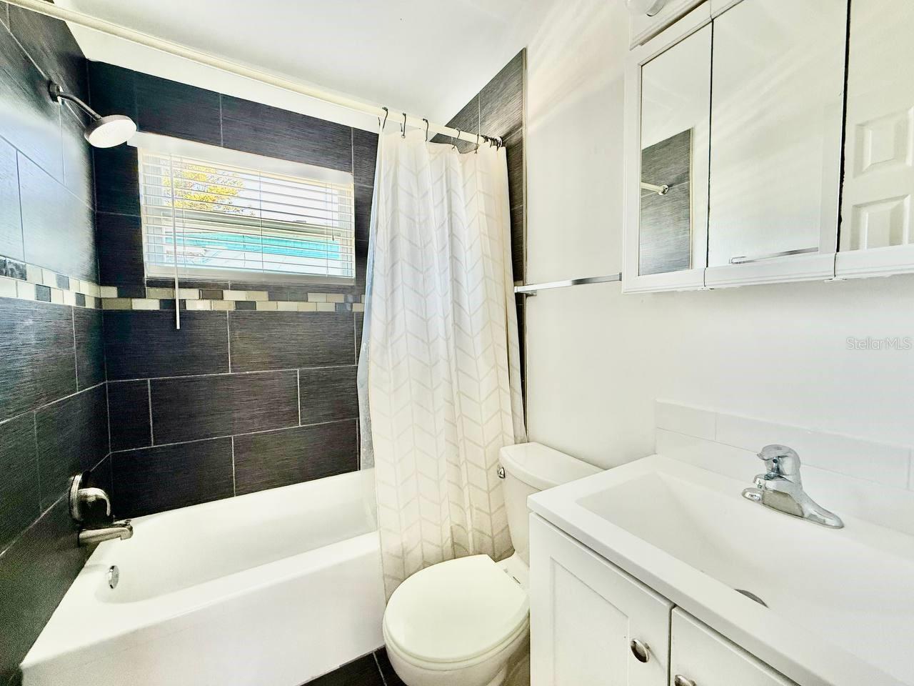 NORTH MADEIRA SHORES - Residential Lease