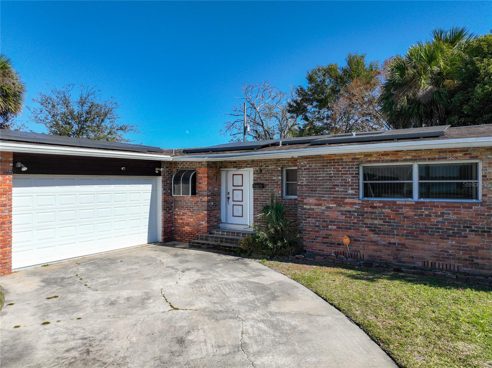 811 W LAKE MANN DRIVE