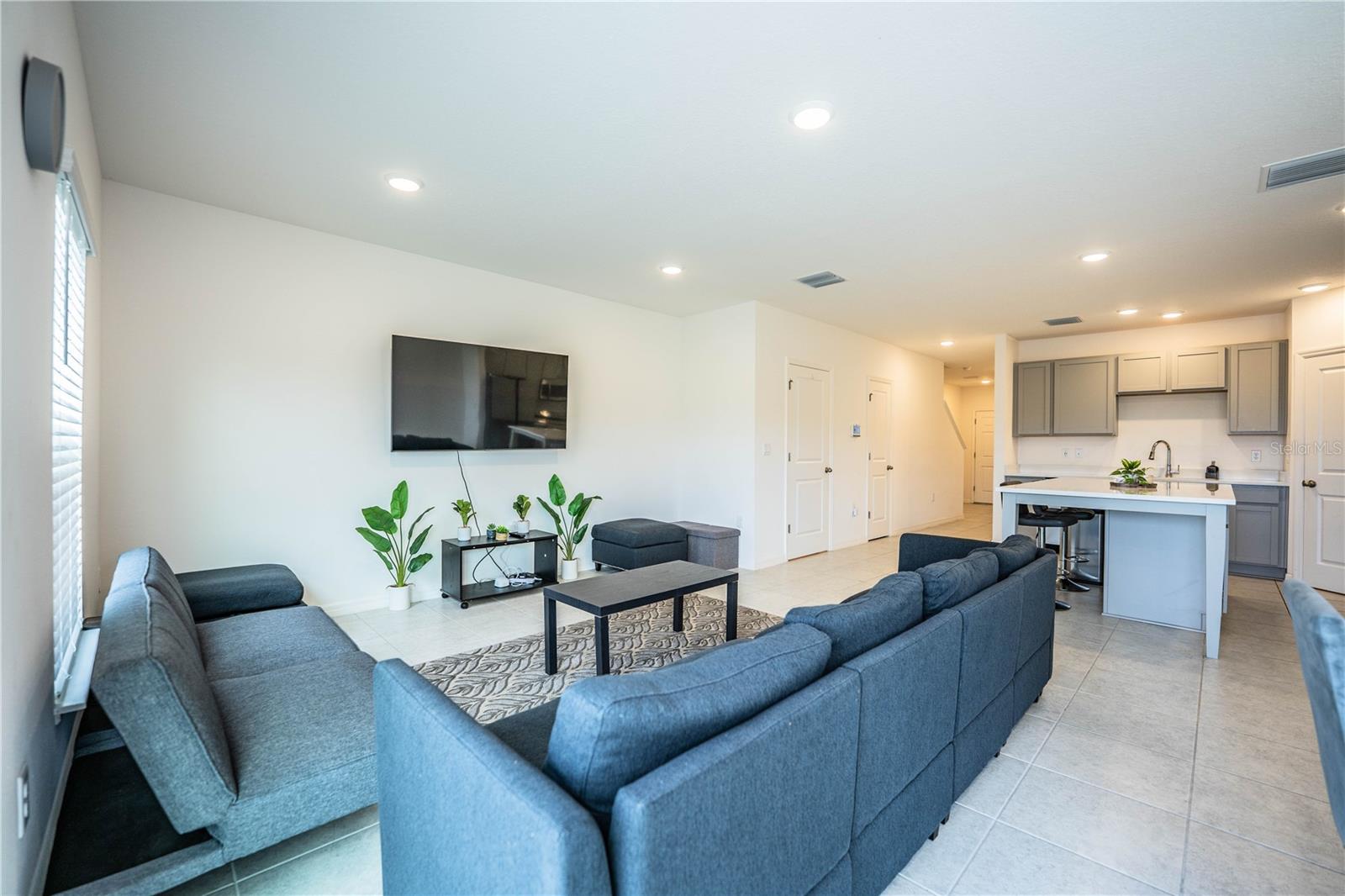 ONE COLLEGE PLACE - Residential Lease