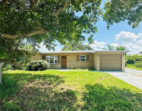 Photo of 3250 Santa Barbara Dr, Punta Gorda, FL 33983 (MLS # A4663671) Photo of 3250 Santa Barbara Dr, Punta Gorda, FL 33983 (MLS # A4663671)