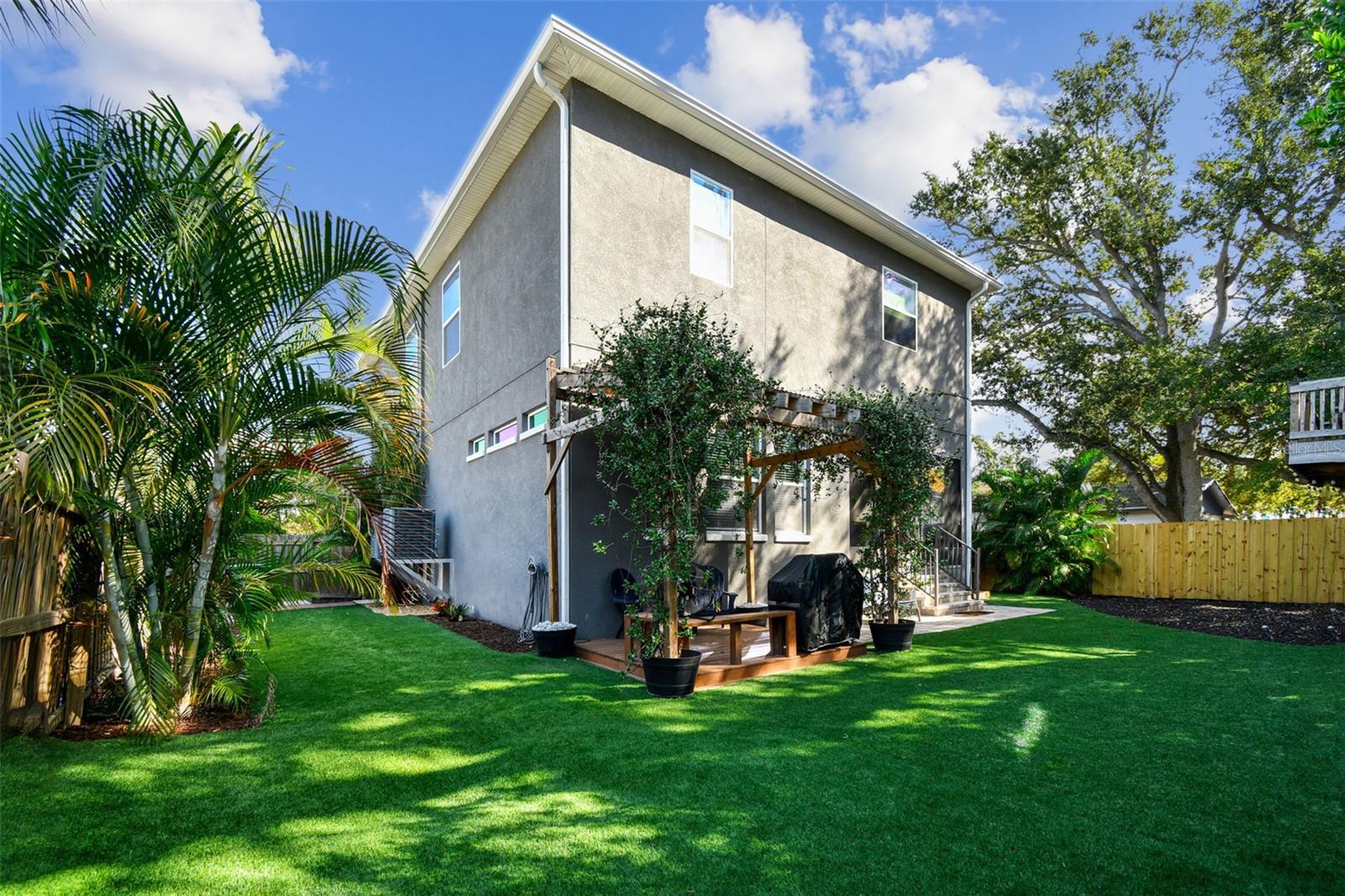 BALLAST POINT HEIGHTS - Residential