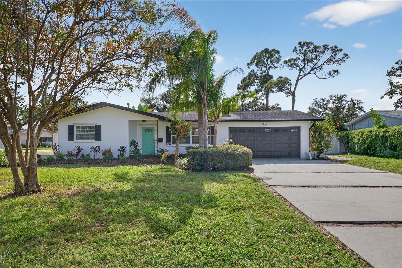 SUN-LIT SHORES - Residential