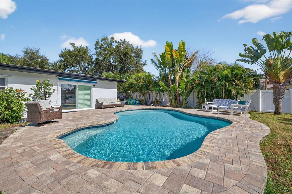 Photo of 336 87th Avenue NE, St Petersburg, FL 33702 (MLS # TB8443625)