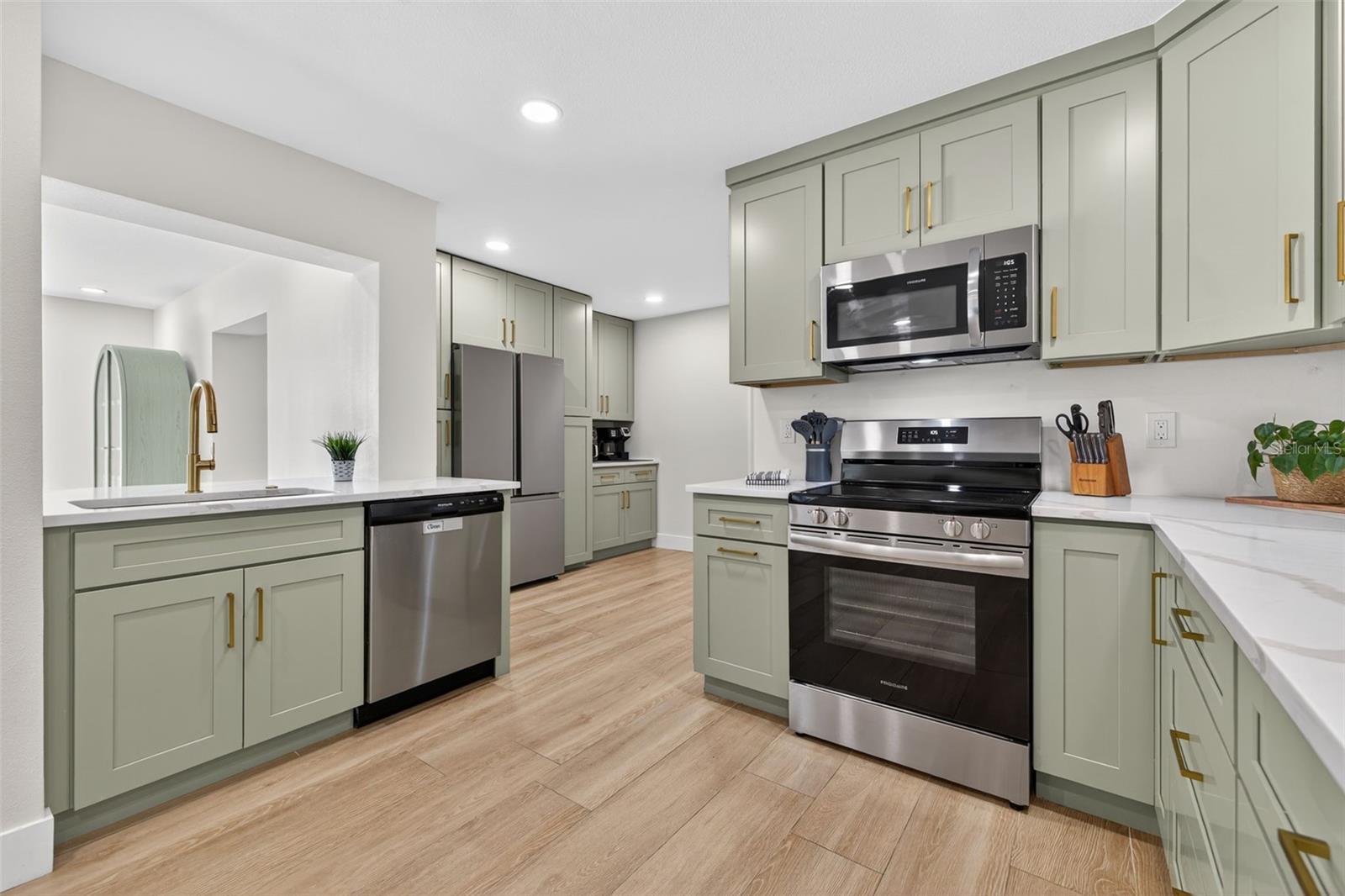 SUN-LIT SHORES - Residential