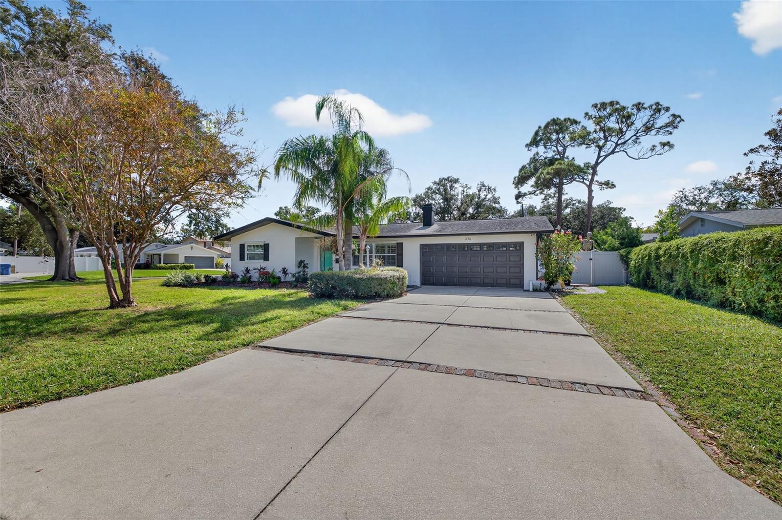 SUN-LIT SHORES - Residential