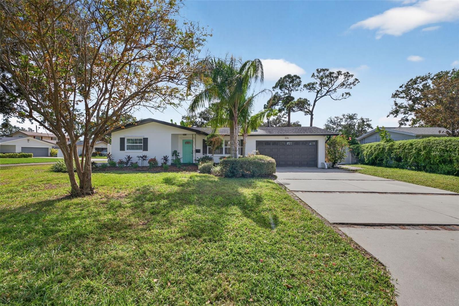 SUN-LIT SHORES - Residential