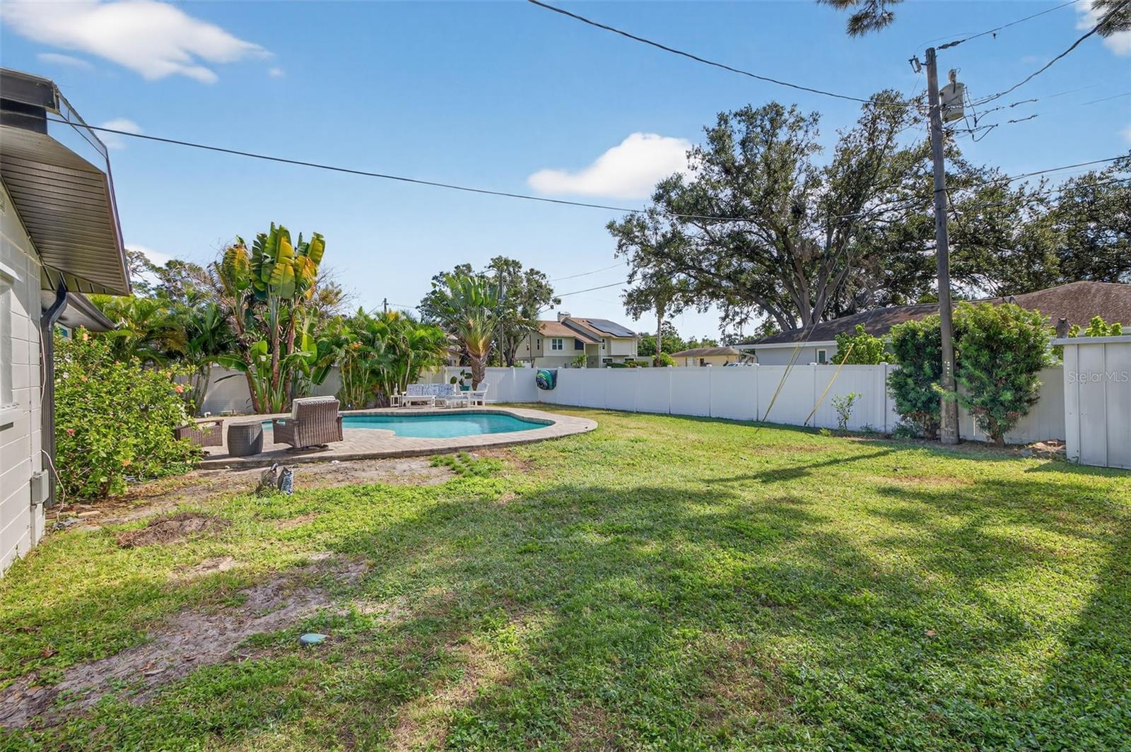 SUN-LIT SHORES - Residential