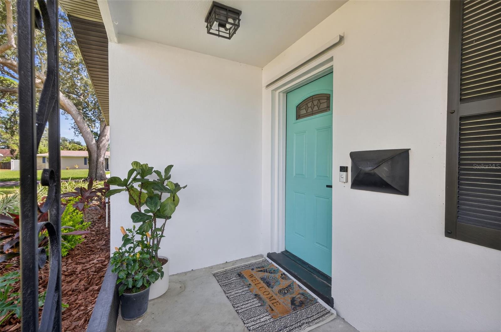 SUN-LIT SHORES - Residential