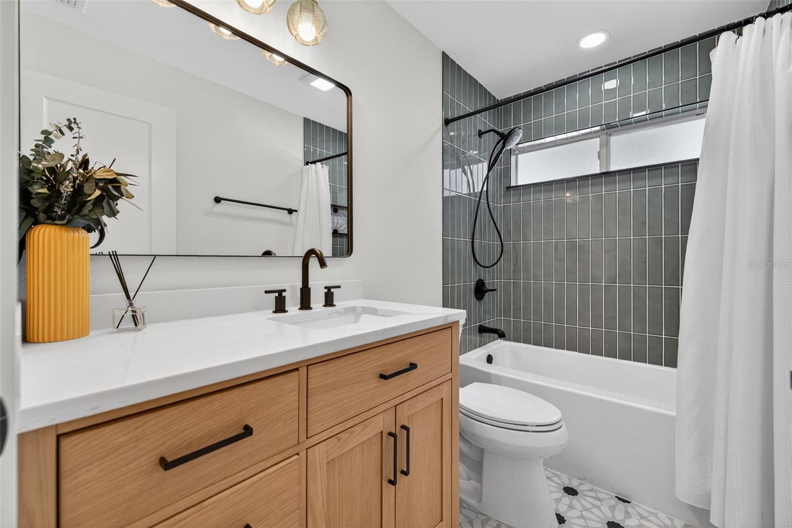 SUN-LIT SHORES - Residential