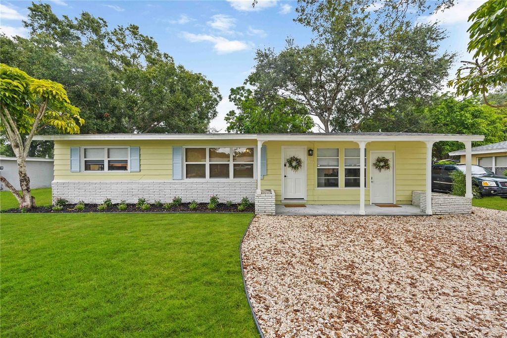 Photo of 3613 Belmont Boulevard, Sarasota, FL 34232 (MLS # A4669092)