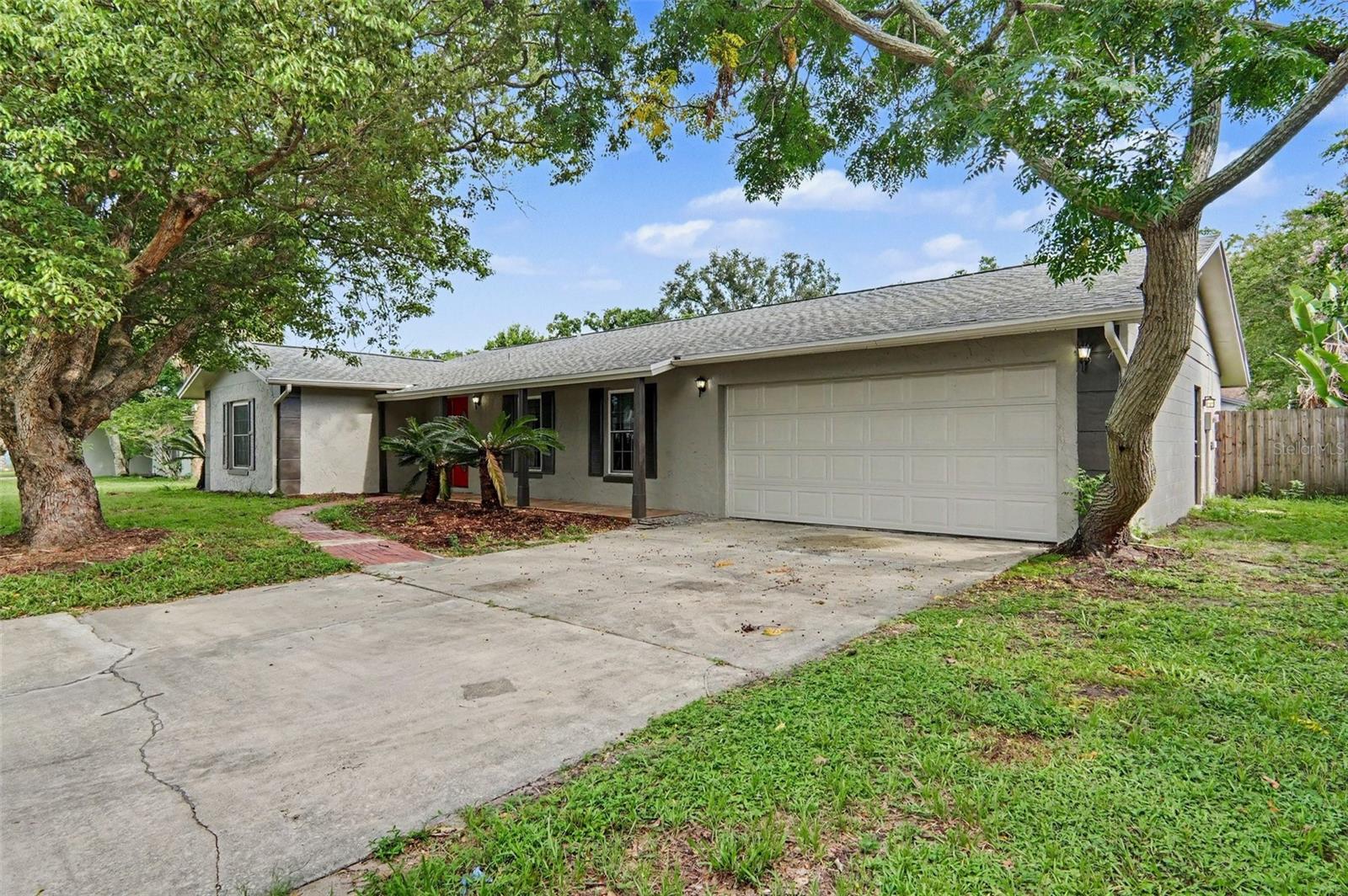 960 APPLE LANE