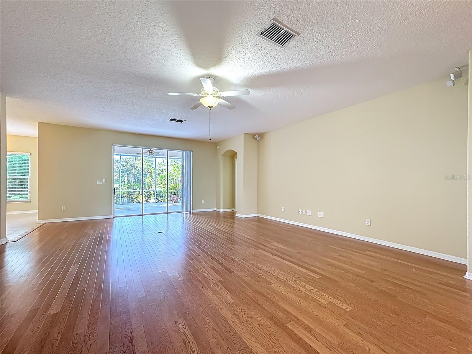 KINGS RIDGE - Residential