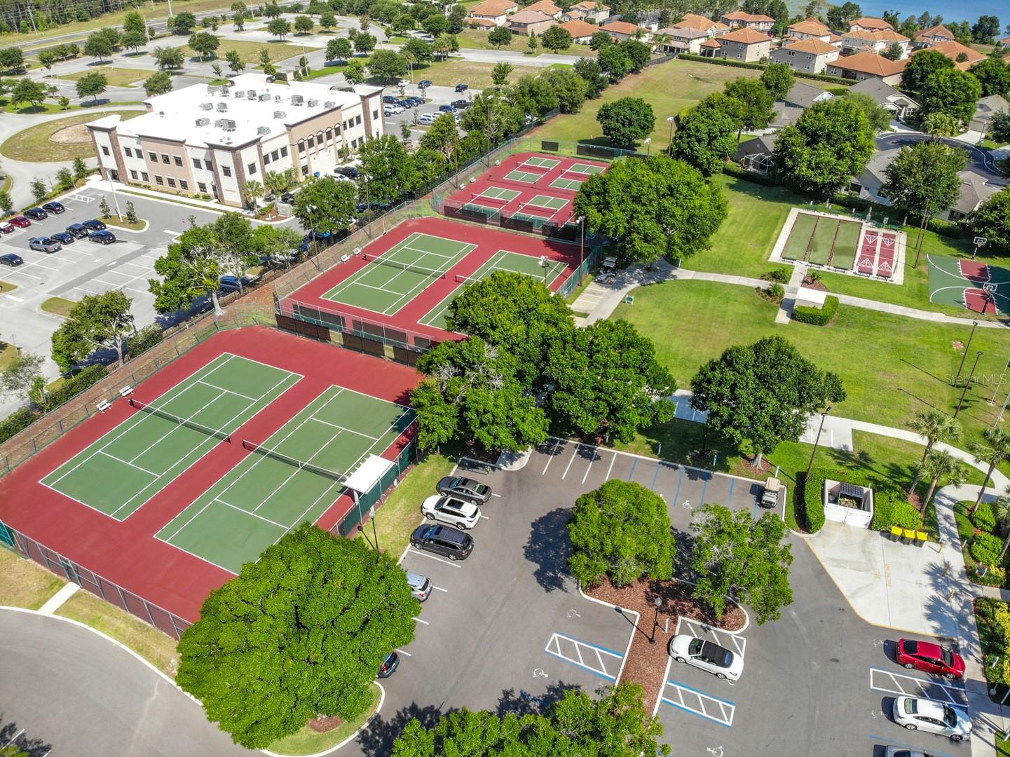 KINGS RIDGE - Residential