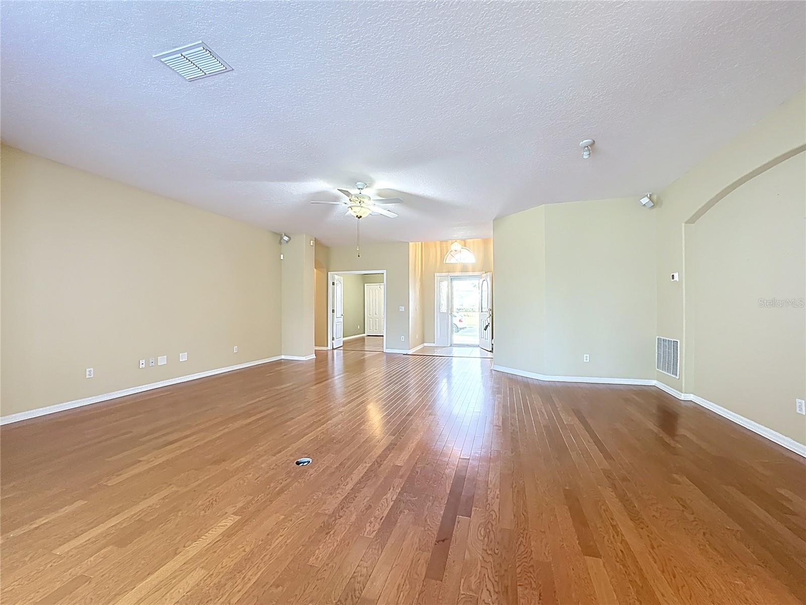 KINGS RIDGE - Residential