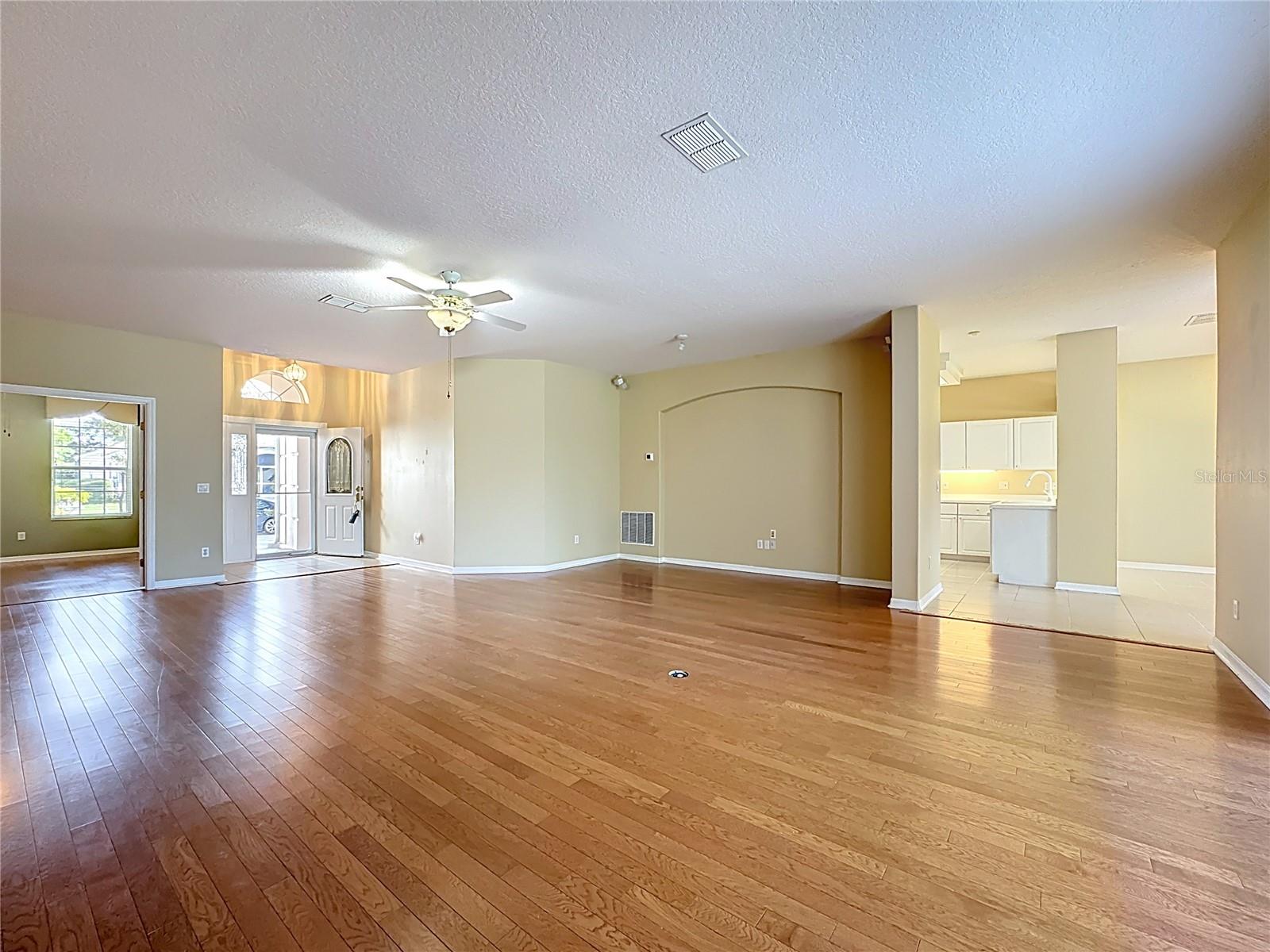 KINGS RIDGE - Residential