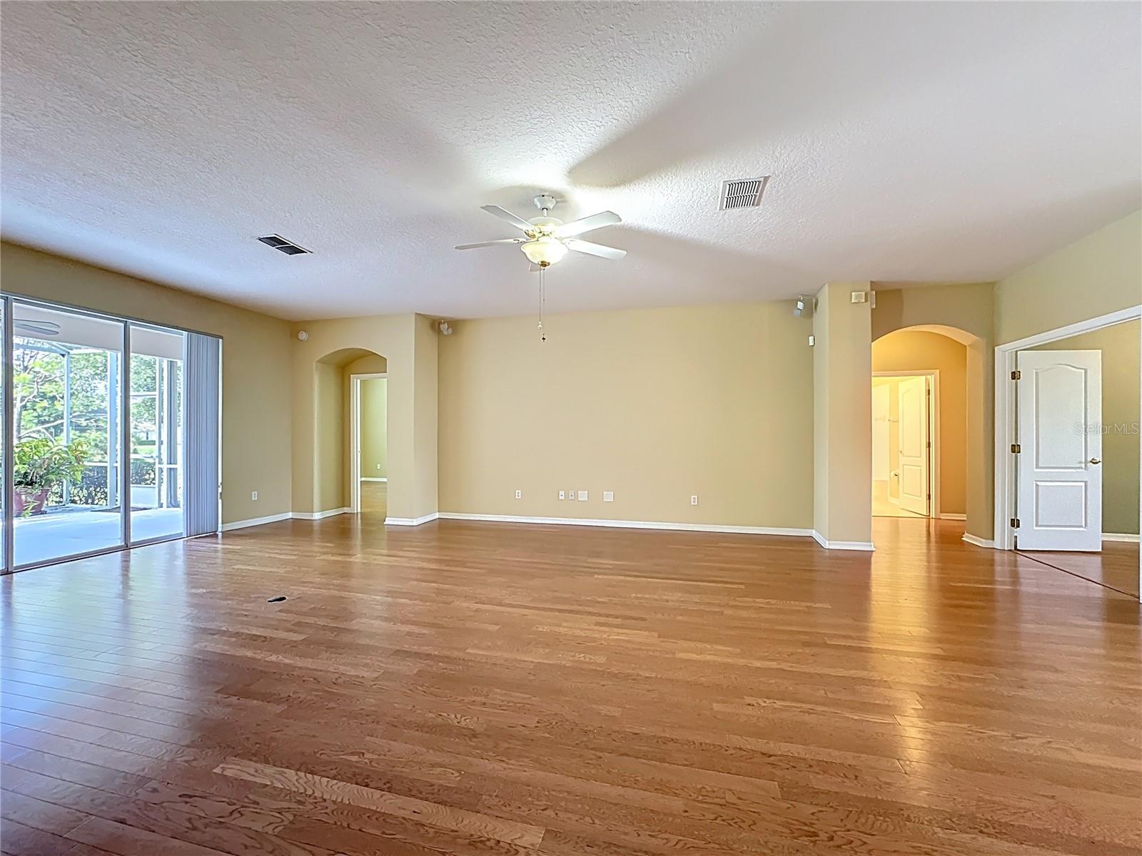 KINGS RIDGE - Residential