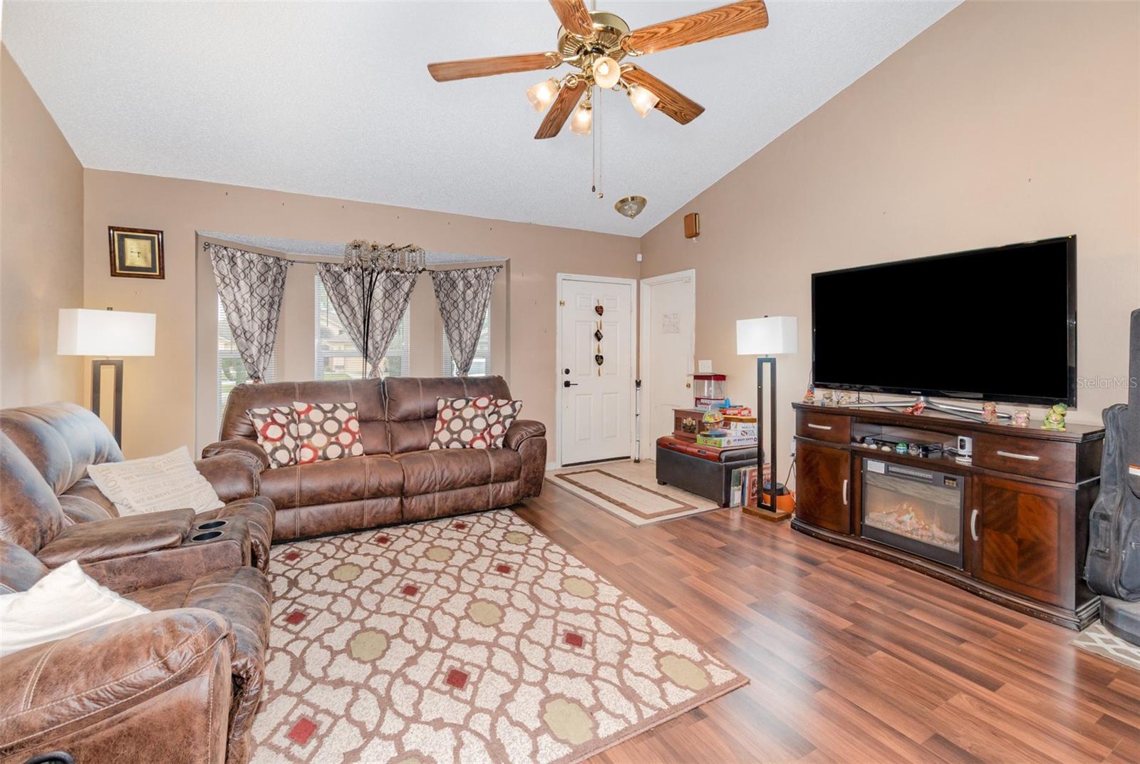 DELTONA LAKES UNIT 32 - Residential