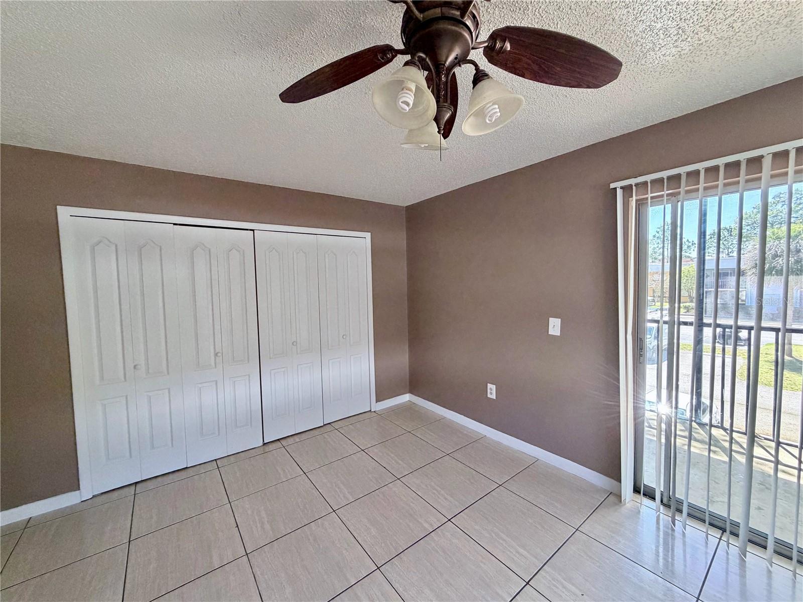 LAKEVIEW CONDO 02 - Residential