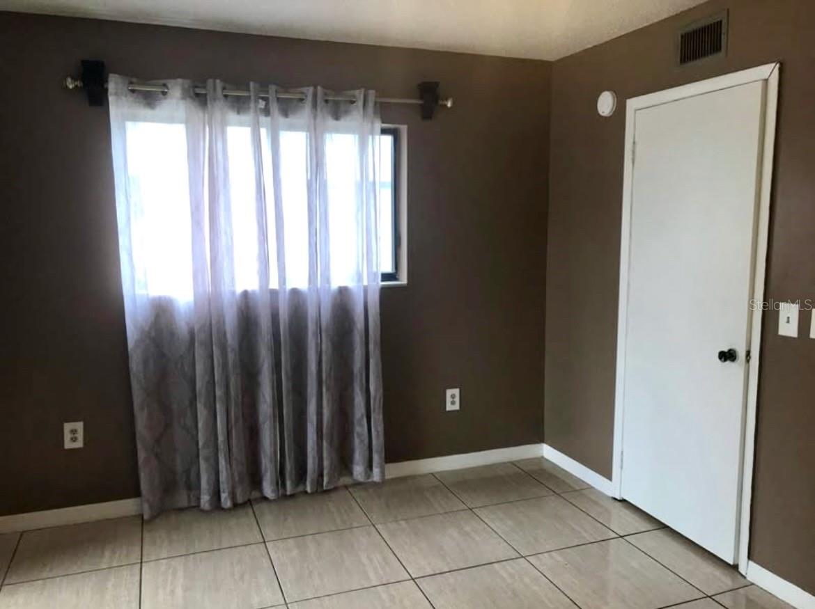 LAKEVIEW CONDO 02 - Residential